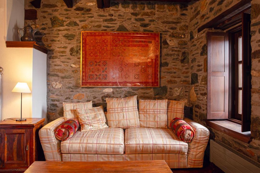 Palio Eleotrivio Guesthouse Agios Lavrentios Bagian luar foto